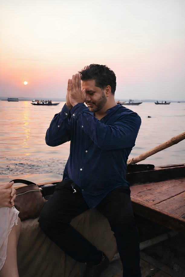 Marco Antonio Pacheco meditando